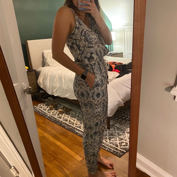 H&M floral jumpsuit - Picture 3 of 5